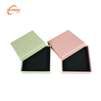 Boîte à bijoux personnalisée haut de gamme en carton rigide écologique, style tiroir, avec pelliculage mat, doublure en velours et logo en feuille d'argent pour