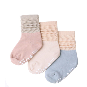 Nuevo diseño lindo de algodón peinado para niños pequeños calcetines para bebés piso de agarre antideslizante grueso altura de la tripulación transpirable de punto para el invierno - Product Image 5