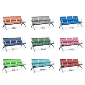 Sillas de espera de aleación de aluminio y poliuretano con mesa y toma de corriente para uso en aeropuertos, estaciones de autobús, hospitales y clínicas. - Product Image 4