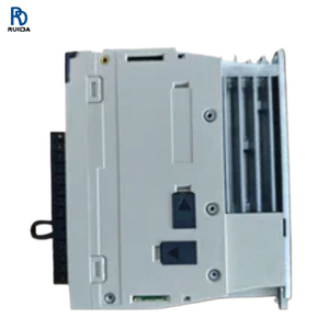 เซอร์โวแอมพลิฟายเออร์ขนาดกะทัดรัด SGD7S-R90A30A002 SGD7S-3R8A30A002 SGD7S-5R5A30A002 มอเตอร์ไดรฟ์ความแม่นยำสูงสำหรับระบบอัตโนมัติในโรงงาน Motion E - Product Image 1