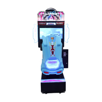 Colorful Park, une machine de jeu de course classique pour un joueur avec sièges rouges à monnayeur.