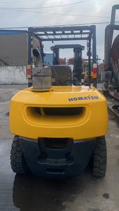 Montacargas Usado Komatsu FD50 de 5 Toneladas, Diésel, Automático |   Altura de Elevación de 5 m |   Mástil de Dos Etapas |   Entrega Rápida para Centros Logísticos - Product Image 5