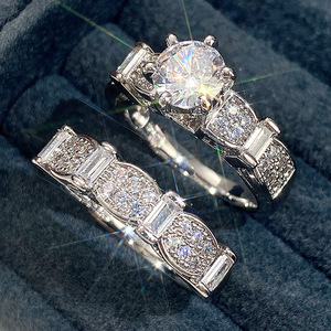 Anello con Accenti in Cristallo Stile Ufficio per Donne, Elegante Anello alla Moda, Accessorio per Uso Quotidiano e Feste - Product Image 2