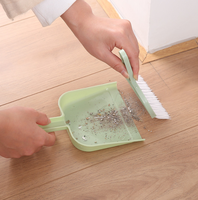 Mini brosse à poussière ensemble nettoyeur de bureau pour clavier d'ordinateur Cage pour animaux de compagnie outil de nettoyage des déchets dans le bureau maison travaux ménagers
