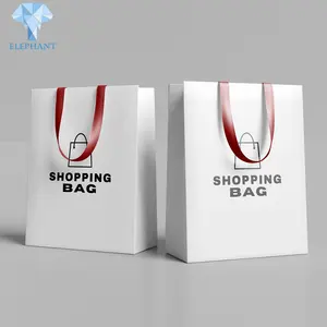 चीन के निर्माता सस्ते हैंडबैग काले और सफेद कागज बैग