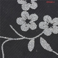 Nouveau tissu en dentelle brodée de fleurs 3D blanc de luxe avec paillettes, tissu fluorescent pour robe de soirée pour femmes