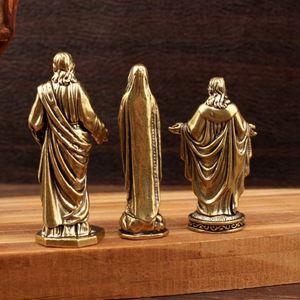 Conjunto de Decoración Religiosa Hecho a Mano - Estatua Vintage de Jesús y la Virgen María en Latón, Perfecto para Coleccionistas Católicos y Cristianos - Product Image 2
