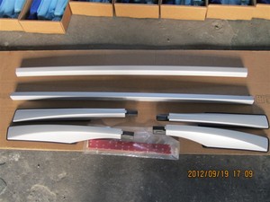 Rails latéraux et porte-bagages <span class=keywords><strong>de</strong></span> <span class=keywords><strong>toit</strong></span> en alliage d'aluminium <span class=keywords><strong>de</strong></span> haute qualité YH-C-117 pour <span class=keywords><strong>Kia</strong></span> <span class=keywords><strong>Sportage</strong></span> avec base en plastique - Product Image 2