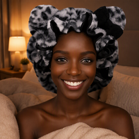 Bonnet en satin réglable pour femme, double couche, motif léopard, avec bande élastique, en peluche, avec nœud, en soie, fourrure réversible, pour l'hiver