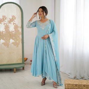 Ensemble de robe Anarkali bleu ciel avec dupatta, broderie d'étoiles dorées, tenue de mariage indienne pakistanaise pour les fêtes - Product Image 1