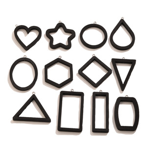 Matériaux de bijouterie faits à la main : Cadres géométriques creux en bois noir multi-formes pour pendentifs de boucles <span class=keywords><strong>d</strong></span>'oreilles DIY - Product Image 5