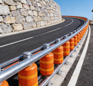 Sistema de Rodillos de Plástico EVA, Barrera Rodante Reflectante de Grado Ingeniería para Seguridad Vial en Carreteras y Entradas - Product Image 1
