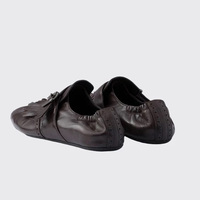 Mocassins plats sculptés pour femmes, style britannique, en cuir véritable, rétro, à bout carré, légers, à enfiler, nouvelle collection 2025
