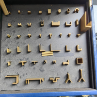Profilé d'extrusion en laiton sur mesure CuZn37/CuZn35, services de soudage, pliage, découpe et dessin disponibles