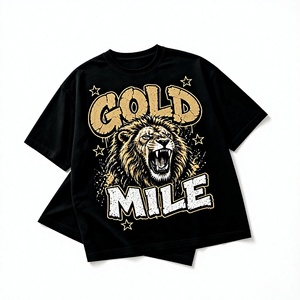Camiseta de Manga Corta Oversize con Estampado de León Gold Mile, Estilo Urbano para Hombre, Corte Jersey, Cuello Redondo Negro - Product Image 1