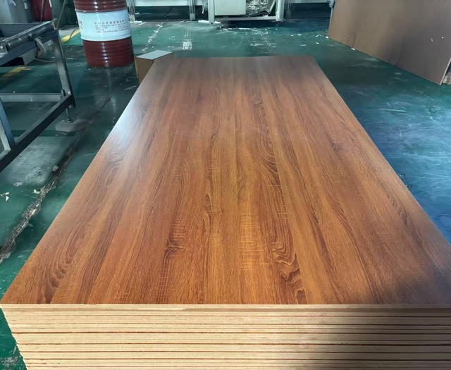 ISO-certified Manufacturer Direct Sales of 4*8 Melamine-faced Laminated MDF for Furniture, Cabinetry and Speaker Production.