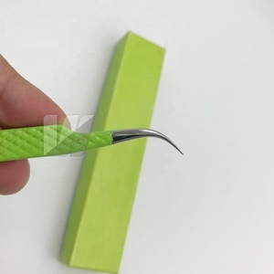 แหนบต่อขนตาปลอมสแตนเลสสีเขียวปลายแหลมออกแบบโลโก้ได้ตามต้องการจากญี่ปุ่นอย่างยั่งยืน - Product Image 5