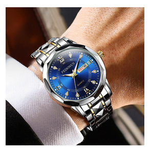 Reloj de Pulsera de Cuarzo para Hombre DFS15, de Alta Gama, con Luz Nocturna, Resistente al Agua, con Doble Calendario y Correa de Acero con Remaches - Product Image 2