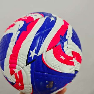 Ballons de football d'entraînement professionnels thermocollés cousus à la machine, couleur et logo personnalisables, écologiques, taille 5/4, PVC PU 2026 - Product Image 1