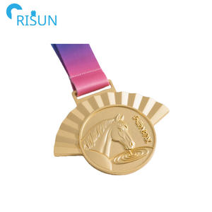 Médailles <span class=keywords><strong>de</strong></span> course hippique <span class=keywords><strong>de</strong></span> haute qualité avec logo 3D <span class=keywords><strong>de</strong></span> <span class=keywords><strong>cheval</strong></span>, en cuivre doré et argenté, personnalisables avec logo, pour chevaux <span class=keywords><strong>de</strong></span> sport, avec cordon - Product Image 4