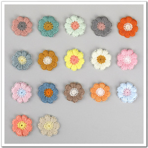 ZSY 2cm Pequena Flor Bordada <span class=keywords><strong>Cherry</strong></span> Blossom <span class=keywords><strong>Patches</strong></span> Feltro Sew-On <span class=keywords><strong>Patches</strong></span> Decorativos para Chapéu Hairband Designer para Chapéu - Product Image 2