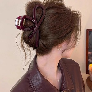 Pinza de pelo acrílica de 14 cm de color sólido, estilo japonés y coreano, accesorio para el cabello de uso diario para mujeres. - Product Image 3