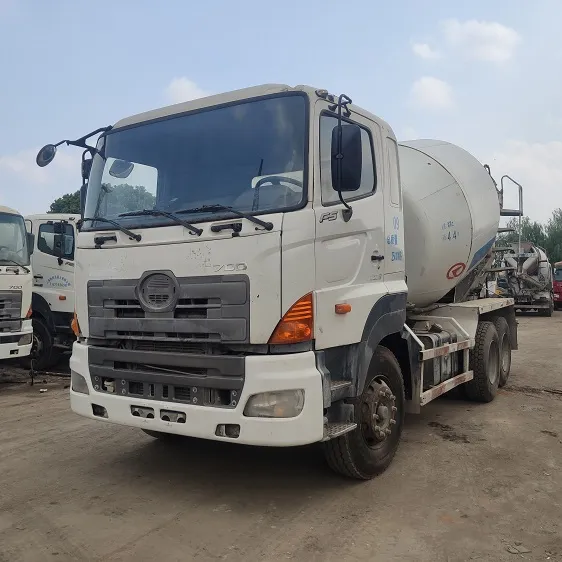 Dijual Truk Mixer Beton Bekas HINO/Fuso/Isuzu/Nissan/Mitsubishi/Zoomlion Truk Mixer