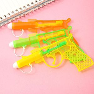 Pistola de goma clásica, juguete manual de plástico para niños de 5 a 7 años, unisex, color aleatorio - Product Image 2