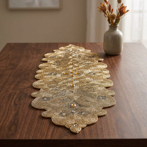 Camino de Mesa Geométrico Bordado con Diseño de Cuentas Doradas para Decoración del Hogar - Product Image 1