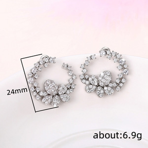 Eleganti Orecchini a Cerchio Floreali Stile Coreano e Giapponese, Design Traforato, Gioielli da Donna alla Moda per Uso Quotidiano e Regalo - Product Image 3