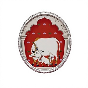 Plateau décoratif traditionnel en métal, rond, à motif animalier, artisanat artistique pour la décoration de la maison, plateau en métal pour Diwali - Product Image 1
