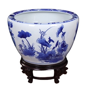 Grand <span class=keywords><strong>pot</strong></span> de jardin <span class=keywords><strong>en</strong></span> céramique antique bleu et blanc peint à la main avec motif de <span class=keywords><strong>lotus</strong></span> et de papillon - Product Image 1
