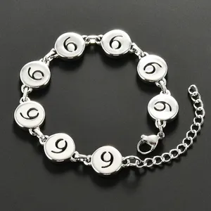 สร้อยข้อมือสแตนเลสแฟชั่น ตัวเลข 0-9 สำหรับผู้หญิงผู้ชาย พร้อมจี้เหรียญทรงกลม สร้อยข้อมือแบบโซ่ สร้อยข้อเท้า เครื่องประดับโลหะ - Product Image 3