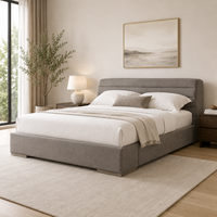 Lit plateforme moderne de luxe en velours gris, cadre de lit capitonné horizontal avec pieds en bois vieilli pour projets hôteliers et villas