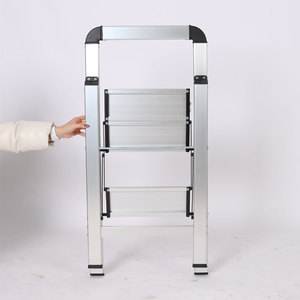 Repose-pieds échelle en <span class=keywords><strong>aluminium</strong></span> léger de sécurité escabeau pliant en <span class=keywords><strong>aluminium</strong></span> escabeau de cuisine escabeau pour le ménage - Product Image 6