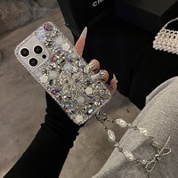 Bracelet papillon luxueux en diamant d'eau perle Bracelet de perles de forme irrégulière, adapté à la coque de téléphone Iphone16promax 15plus