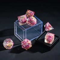 Pour Logo personnalisable Polyhedral RPG Dungeons Dragons Jeu de dés en résine avec 7 dés par jeu Côtés tranchants distribués au hasard