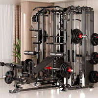 Station de musculation multifonctionnelle avec rack de musculation, machine à câbles et développeur de jambes pour un entraînement complet du corps