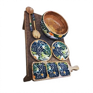 Juego de Ensaladeras de Madera y Esmalte Hechas a Mano al por Mayor - Vajilla Ecológica con Tabla de Quesos y Accesorios de Tenedor/Cuchara - Product Image 1