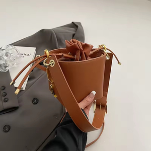 Bolso bandolera informal de diseñador para mujer, bolso vintage, decoración de cadena, bolso de hombro de nicho - Product Image 6