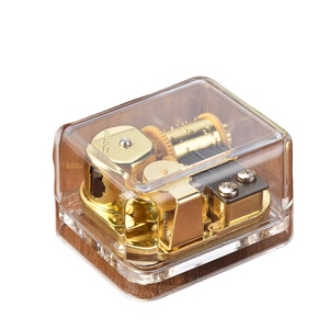 Carillon Quadrato in Acrilico Trasparente Placcato Oro Ever Bright con Meccanismo a Manovella, <span class=keywords><strong>Canzone</strong></span> 'You Are My Sunshine' 120 Secondi - Product Image 5