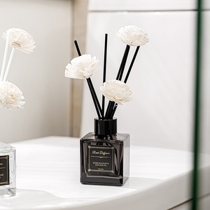 Difusor de Aromaterapia sin Fuego en Botella Marrón Pequeña con Fragancia de Lavanda, <span class=keywords><strong>Gardenia</strong></span> y Jazmín para Uso en el Hogar, Baño y Aseo - Product Image 4