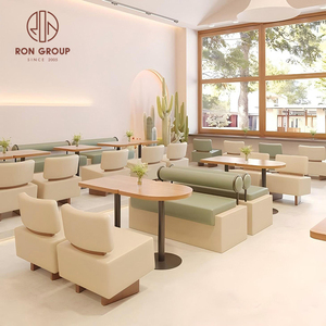 Ensemble de meubles modernes pour restaurant, tables carrées en bois avec pieds en métal, fauteuils simples blanc crème et canapé booth vert - Product Image 2