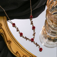 HT0004 Magnifique Ensemble Collier, Boucles d'Oreilles et Bracelet Fleur Rose Fraîche pour Jeune Fille, Collier Fleur Rouge Romantique Idéal pour les Femmes