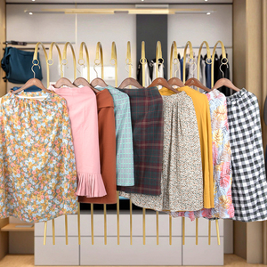 Minifaldas de Verano de Algodón para Mujer, de Segunda Mano, Elegantes y en Excelente Estado (Estilos Novedosos y Diversos), Venta al Por Mayor para Mujeres Jóvenes - Product Image 3