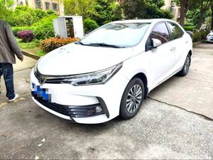 Toyota Corolla 1.2T GL-i automatique turbocompressée 5 places, conduite à gauche, voiture d'occasion abordable, 2017 - Product Image 1