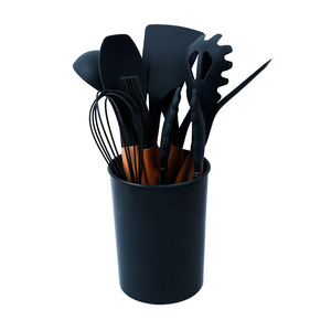 Accesorios <span class=keywords><strong>de</strong></span> <span class=keywords><strong>Cocina</strong></span> <span class=keywords><strong>de</strong></span> <span class=keywords><strong>Silicona</strong></span> 12 en 1 con Mangos <span class=keywords><strong>de</strong></span> Madera, <span class=keywords><strong>Utensilios</strong></span> <span class=keywords><strong>de</strong></span> <span class=keywords><strong>Cocina</strong></span> Certificados - Product Image 3
