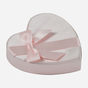 Caja en Stock con MOQ Bajo, Caja en Forma de Corazón con Lazo de Lujo y Superficie de Tela, Caja de Embalaje Clásica para el Día de San Valentín y Navidad - Product Image 3
