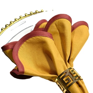 Vente en gros de napperons et serviettes de table en lin 100% faits à la main en lin festonné brodé à bords ondulés réutilisables et teints unis - Product Image 5