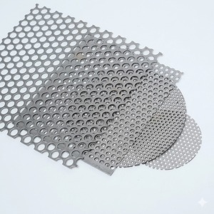 Op maat geperforeerde roestvrijstalen plaat 201 304 316 420 430 443 microgeperforeerde metalen plaat geperforeerd gaas te koop - Product Image 1